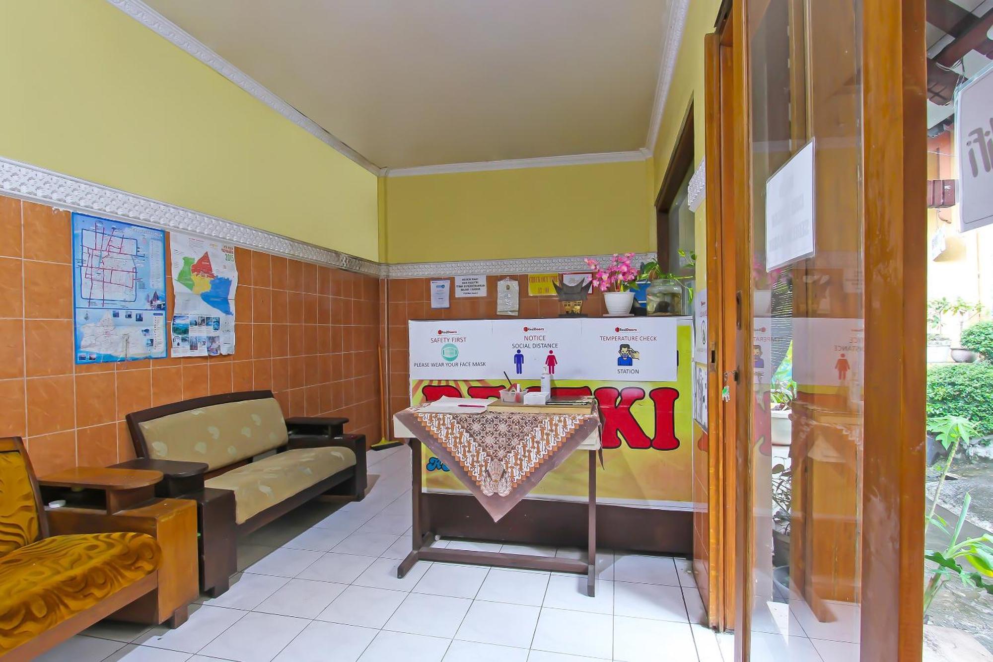 Spot On 91911 Rejeki Homestay Syariah Malioboro Yogyakarta Esterno foto