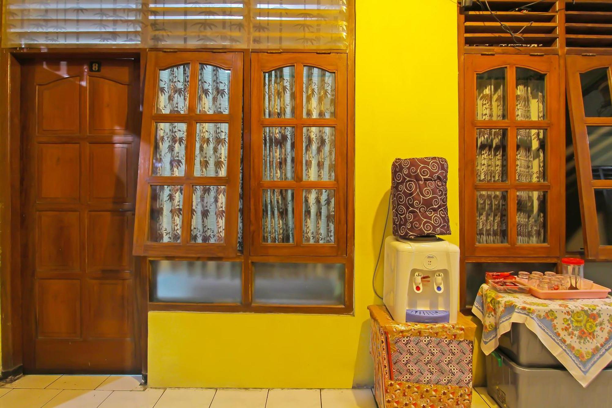Spot On 91911 Rejeki Homestay Syariah Malioboro Yogyakarta Esterno foto
