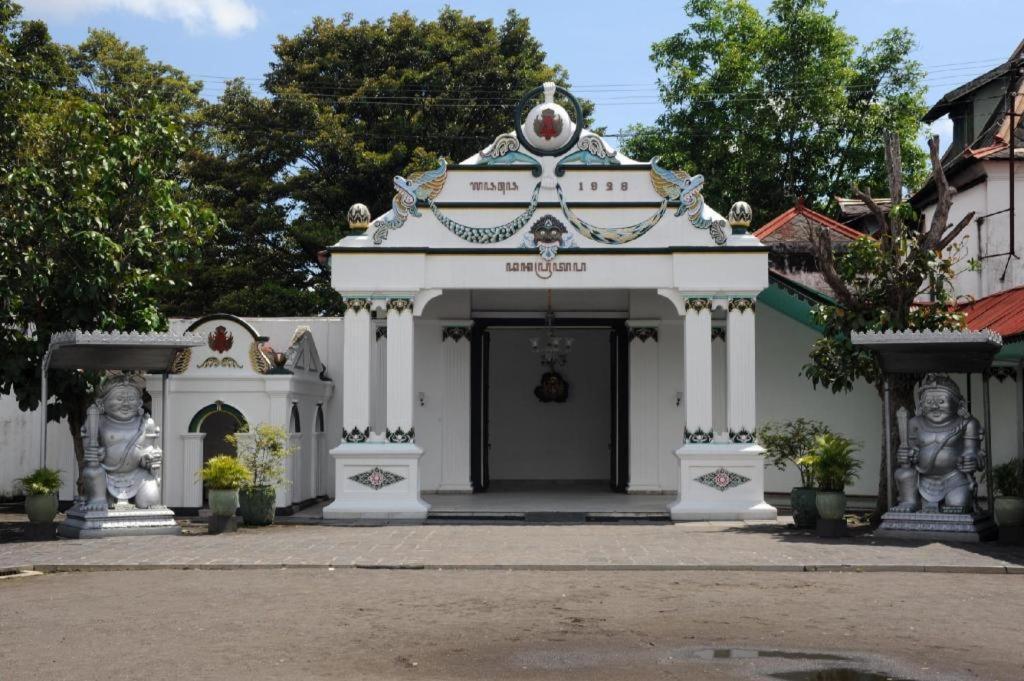 Spot On 91911 Rejeki Homestay Syariah Malioboro Yogyakarta Esterno foto